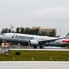 Máy bay của American Airlines tại sân bay Miami, bang Florida (Mỹ), ngày 16/6/2021. (Ảnh: AFP/TTXVN)