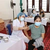 Tỉnh Ninh Bình đang đẩy nhanh chiến dịch tiêm vaccine phòng COVID-19 cho người dân. (Ảnh: Đức Phương/TTXVN)