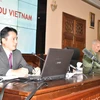 Đại sứ Nguyễn Thành Vinh chủ trì buổi tọa đàm. (Ảnh: Tấn Đạt/Vietnam+)