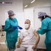 Tiêm vaccine ngừa COVID-19 tại Nitra (Slovakia). (Ảnh: AFP/TTXVN)