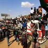 Người biểu tình Sudan xuống đường ở thủ đô Khartoum để yêu cầu chính phủ chuyển sang chế độ dân sự, ngày 21/10/2021. (Nguồn: cnn.com)