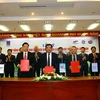 Ký kết hợp đồng EPC giữa PV Power với liên danh nhà thầu Sam Sung C&T và Lilama. (Ảnh: Huy Hùng/TTXVN)