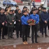 Lễ dâng hoa tại Tượng đài Bác Hồ ở thủ đô Moskva (Nga). (Ảnh: Duy Trinh/TTXVN)