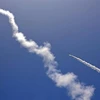 Hệ thống phòng không Vòm Sắt của Israel đánh chặn một quả rocket được phóng từ Dải Gaza xuống thành phố Ashdod, miền Nam Israel ngày 12/5/2021. (Ảnh: AFP/TTXVN)