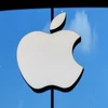 Tính đến cuối tháng Ba, Apple đã phải chi hơn 45 triệu euro tiền phạt liên quan đến các hành vi độc quyền. (Ảnh: AFP/TTXVN)