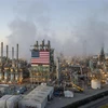 Một cơ sở lọc dầu ở Carson, bang California (Mỹ). (Ảnh: AFP/TTXVN)