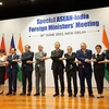 Các ngoại trưởng ASEAN và Ấn Độ chụp ảnh chung tại Hội nghị Đặc biệt Bộ trưởng Ngoại giao ASEAN-Ấn Độ, tại New Delhi ngày 16/6/2022. (Ảnh: Huy Lê/TTXVN)