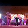 Một tiết mục hát múa trong Tuần lễ Festival Huế 2022. (Ảnh: Tường Vi/TTXVN)