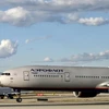 Máy bay của hãng hàng không Aeroflot cất cánh từ sân bay quốc tế Los Angeles (Mỹ), ngày 22/2/2022. (Ảnh: AFP/TTXVN)