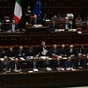 Thủ tướng Italy Giorgia Meloni (giữa, hàng 2) phát biểu trước Hạ viện ở Rome, ngày 25/10/2022. (Ảnh: THX/TTXVN)