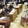 Thủ tướng Nhật Bản Fumio Kishida (phải) tại một phiên họp của Hạ viện ở Tokyo, ngày 17/10/2022. (Ảnh: Kyodo/TTXVN)