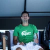 Tay vợt Novak Djokovic trong buổi luyện tập trước giải quần vợt Australia Mở rộng ở Melbourne, ngày 13/1/2022. (Ảnh: AFP/TTXVN)