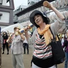 Người cao tuổi tập thể dục tại Tokyo (Nhật Bản). (Ảnh: AFP/TTXVN)