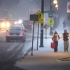 Tuyết phủ trắng trên tuyến đường ở Chicago, bang Illinois (Mỹ), ngày 22/12/2022. (Ảnh: AFP/TTXVN)