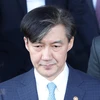 Cựu Bộ trưởng Tư pháp Cho Kuk rời khỏi văn phòng tại Gwacheon, phía nam Seoul ngày 14/10/2019. (Ảnh: Yonhap/TTXVN)
