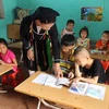 Dạy học cho trẻ em người dân tộc thiểu số xã Đạo Trù, Tam Đảo (Vĩnh Phúc). (Nguồn: Báo điện tử Đảng Cộng sản Việt Nam)