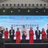 Cắt băng khai mạc Ngày Văn hóa Hàn Quốc tại Lào Cai-Sa Pa 2023. (Ảnh: Hương Thu/TTXVN)