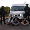 Cảnh sát Australia bắt giữ các đối tượng trong vụ buôn bán 1,2 tấn ma túy, tại cảng Geraldton ở bang Tây Australia hồi năm 2017. (Nguồn: USA Today)