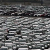Ôtô mới tại trung tâm phân phối của Toyota ở cảng Long Beach, bang California (Mỹ). (Ảnh: AFP/TTXVN)