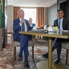 Thủ tướng Anh Rishi Sunak (phải) hội đàm với Tổng thống Mỹ Joe Biden ngày 12/4/2023 tại thành phố Belfast của Bắc Ireland, trong chuyến thăm kỷ niệm 25 năm ngày ký thỏa thuận hòa bình "Ngày thứ Sáu tốt lành." (Ảnh: AFP/TTXVN)