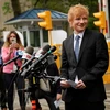 Ca sỹ Ed Sheeran nói chuyện trước giới truyền thông sau phiên tòa xét xử vụ kiện bản quyền tại Tòa án liên bang Manhattan ở thành phố New York (Mỹ), ngày 4/5/2023. (Nguồn: Reuters)