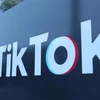 Biểu tượng mạng xã hội TikTok tại một văn phòng ở Los Angeles (Mỹ). (Ảnh: THX/TTXVN)