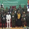 Tư lệnh quốc phòng các nước thuộc Cộng đồng Kinh tế Tây Phi chụp ảnh chung tại phiên họp bất thường của ECOWAS về Niger ở Abuja (Nigeria) ngày 4/8/2023. (Ảnh: AP/TTXVN)