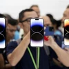 Các mẫu iPhone 14 Pro và iPhone14 Pro Max được giới thiệu tại sự kiện của hãng Apple ở Cupertino California (Mỹ), ngày 7/9/2022. (Ảnh: AFP/TTXVN)