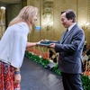 Giáo sư Bùi Minh Phong phần thưởng cao quý của Nhà nước Hungary. (Ảnh: Vietnam+)