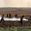 Người biểu tình Palestine xung đột với binh sỹ Israel tại khu vực biên giới Dải Gaza-Israel, ngày 1/9/2023. (Ảnh: THX/TTXVN)