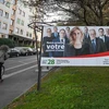 Tấm ápphích bầu cử có hình ảnh của các ứng cử viên Đảng Nhân dân Thụy Sĩ. (Nguồn: The Guardian/Ảnh chụp màn hình)
