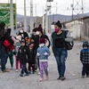Trẻ em Venezuela tại thị trấn biên giới Colchane của Chile. (Ảnh: AFP/TTXVN)
