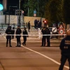 Cảnh sát phong tỏa hiện trường vụ nổ súng ở thủ đô Brussels (Bỉ) tối 16/10/2023. (Ảnh: AA/TTXVN)