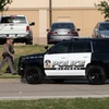 Cảnh sát điều tra gần hiện trường vụ xả súng ở ngoại ô Dallas, Texas (Mỹ), ngày 6/5/2023. (Ảnh: THX/TTXVN)