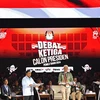 Các ứng cử viên Tổng thống Indonesia gồm Bộ trưởng Quốc phòng Prabowo Subianto (trái), cựu Thống đốc tỉnh Trung Java Ganjar Pranowo (giữa) và cựu Thống đốc Jakarta Anies Baswedan (phải) trong cuộc tranh luận thứ hai trên truyền hình ở Jakarta ngày 7/1/2024. (Ảnh: AFP/TTXVN)
