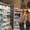 Người tiêu dùng mua sắm tại siêu thị ở Frankfurt (Đức). (Ảnh: THX/TTXVN)