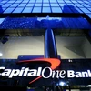 Ngân hàng Capital One của tỷ phú Warren Buffett được định giá 52,2 tỷ USD. (Nguồn: AP News)