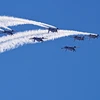 Đội nhào lộn trên không của Không quân Hoàng gia Australia diễn tập chuẩn bị cho Triển lãm Hàng không Singapore, ngày 18/2/2024. (Ảnh: THX/TTXVN)