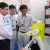 Robot do học sinh trung học phổ thông thành phố Hồ Chí Minh chế tạo tham dự một hội thi khoa học công nghệ toàn thành phố. (Ảnh: Phương Vy/TTXVN)