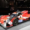 Mẫu xe đua trong giải Le Mans của Thụy Sĩ tại triển lãm. (Ảnh: TTXVN phát)