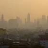 Tình trạng ô nhiễm không khí nghiêm trọng tại Thủ đô Bangkok (Thái Lan) hồi đầu năm ngoái. (Ảnh: AFP/TTXVN)