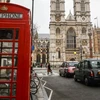 Ôtô trên đường phố London, gần Tu viện Westminster (Anh). (Nguồn: Getty Images/CNN)