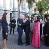 Thủ tướng New Zealand Christopher Luxon và Phu nhân đón Thủ tướng Phạm Minh Chính và Phu nhân. Ảnh: Dương Giang/TTXVN)