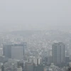 Bụi mịn bao phủ bầu trời tại Seoul (Hàn Quốc), ngày 3/3/2024. (Ảnh: Yonhap/TTXVN)