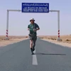 Ảnh chụp màn hình từ một video trên YouTube của Russ Cook khi anh đến Algeria, gần cuối chặng đường 16.000km xuyên châu Phi. (Nguồn: irunfar)