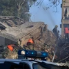 Lực lượng cứu hộ khẩn cấp làm nhiệm vụ tại hiện trường vụ oanh tạc khu vực gần Đại sứ quán Iran ở Damascus (Syria), ngày 1/4/2024. (Ảnh: THX/TTXVN)