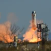 Tên lửa đẩy New Shepard của Blue Origin rời bệ phóng tại bãi phóng Launch Site One, gần thị trấn Van Horn, bang Texas (Mỹ), ngày 31/3/2022. (Ảnh: AFP/TTXVN)