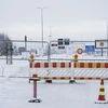 Cửa khẩu Vaalimaa ở biên giới Phần Lan-Nga bị đóng cửa ngày hồi tháng 12 năm ngoái. (Ảnh: AFP/TTXVN)