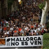 Biểu ngữ "Mallorca không phải để bán" trong cuộc biểu tình phản đối tình trạng du lịch ồ ạt trên đảo Mallorca ở Palma de Mallorca (Tây Ban Nha), ngày 25/5/2024. (Nguồn: Reuters)