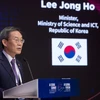 Bộ trưởng Bộ Khoa học Công nghệ Thông tin và Truyền thông Hàn Quốc Lee Jong Ho phát biểu tại Hội nghị Thượng đỉnh Toàn cầu về Trí tuệ Nhân tạo do Hàn Quốc và Anh đồng tổ chức, ngày 22/5/2024. (Ảnh: Đức Thắng/TTXVN)